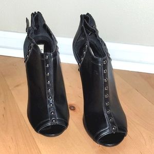 Simply Vera Vera Wang Black High Heel Shoes Size 7 Med Women's